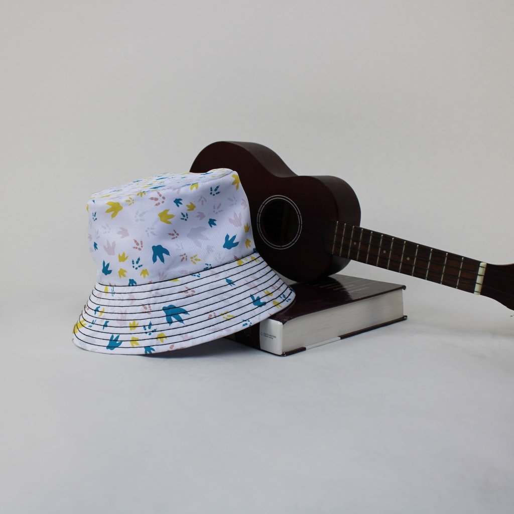 Dinosaur Footprint Tracks White Bucket Hat - M - Grey Stitching - -