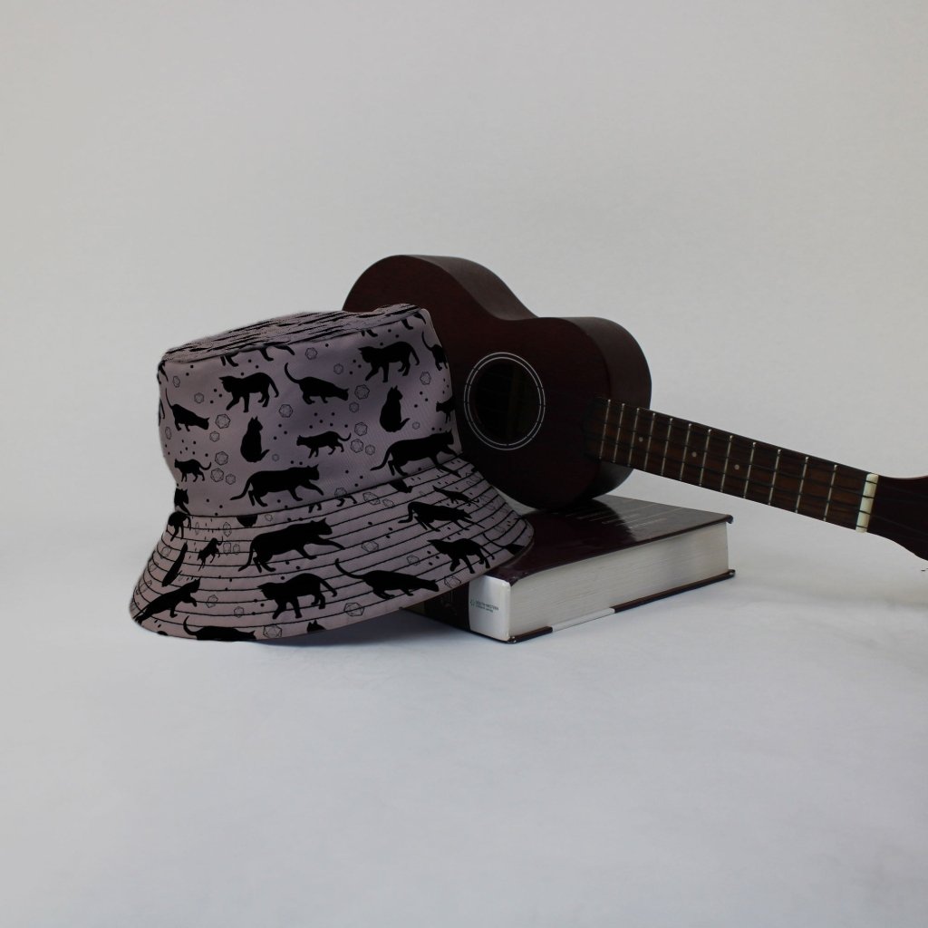 DND Dice Black Cats Bucket Hat - M - Grey Stitching - -
