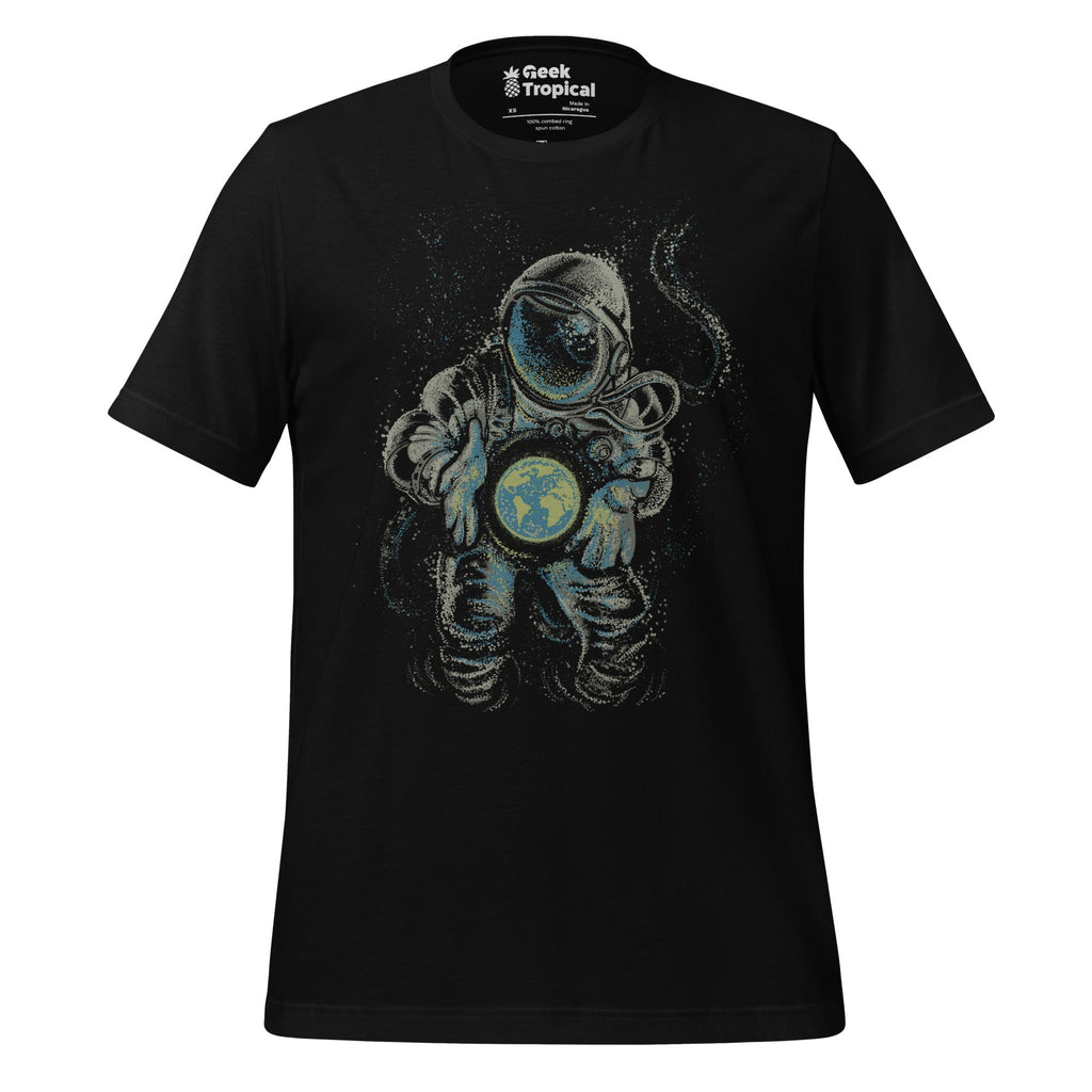 Astronaut Love Earth T-Shirt Geek Nerd Advertise to Meta Design by Tobe Fonseca FLOW DESC WRITING